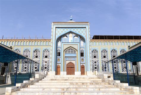 is tajikistan a muslim country
